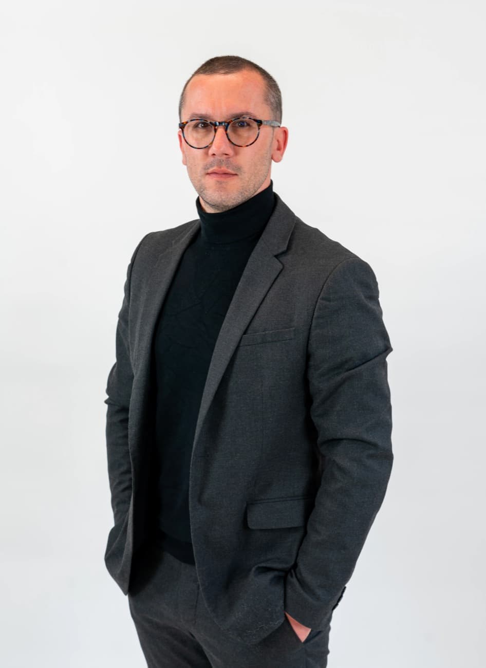 Portrait de Andéol Brachanet, avocat collaborateur au Cabinet Plouton